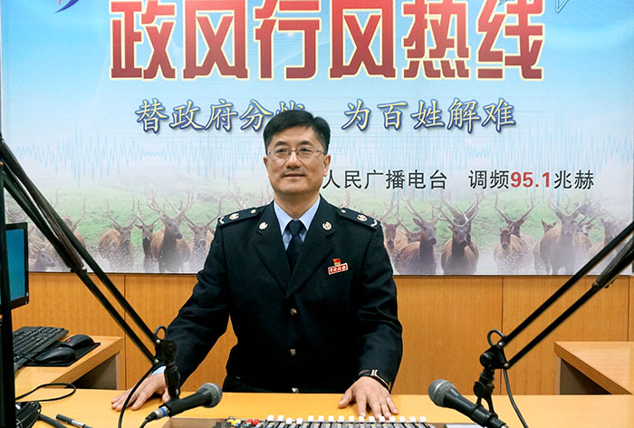 区税务局党委委员、副局长刘海涛