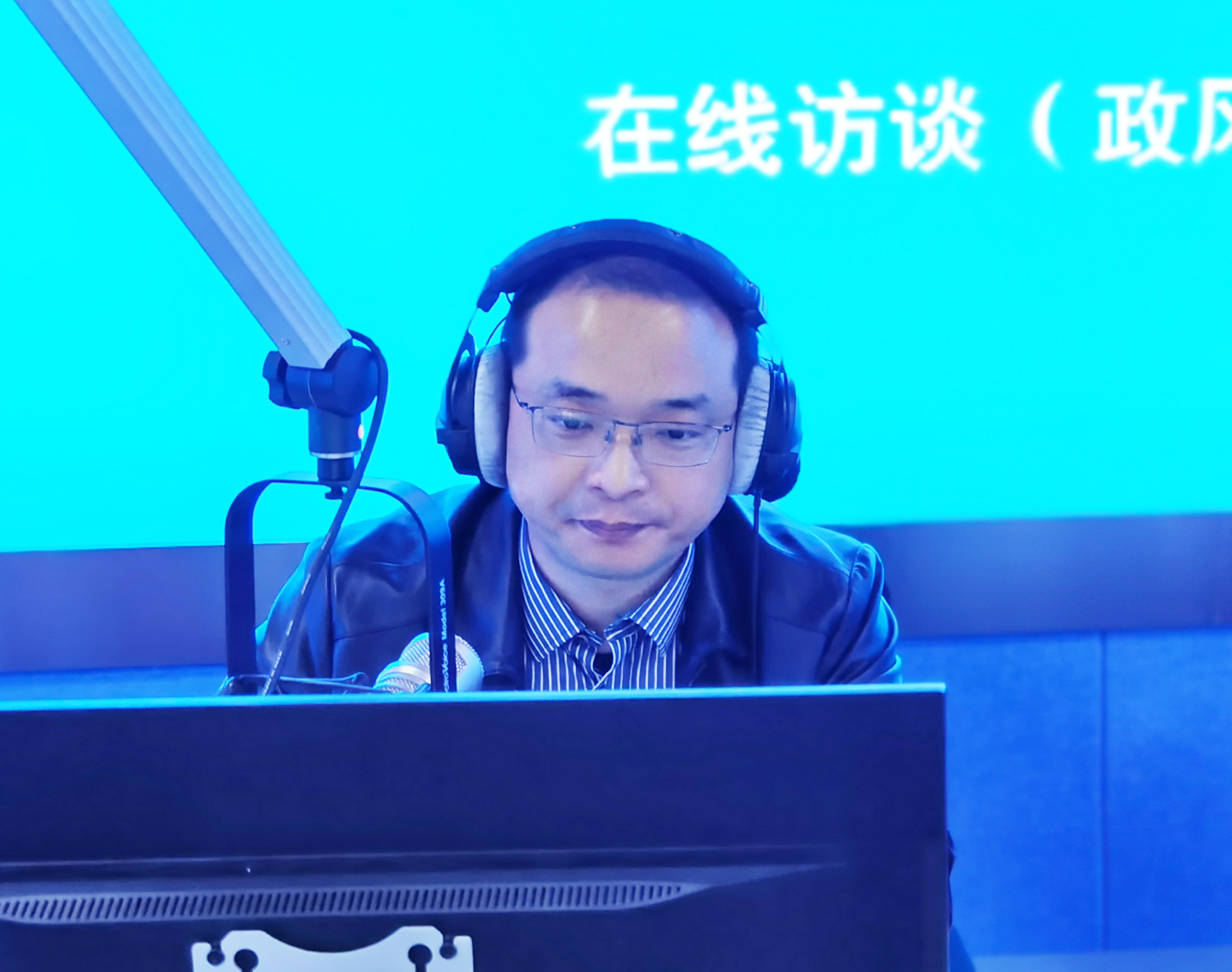 区行政审批局党委委员、沿海开发行政服务中心主任许洁