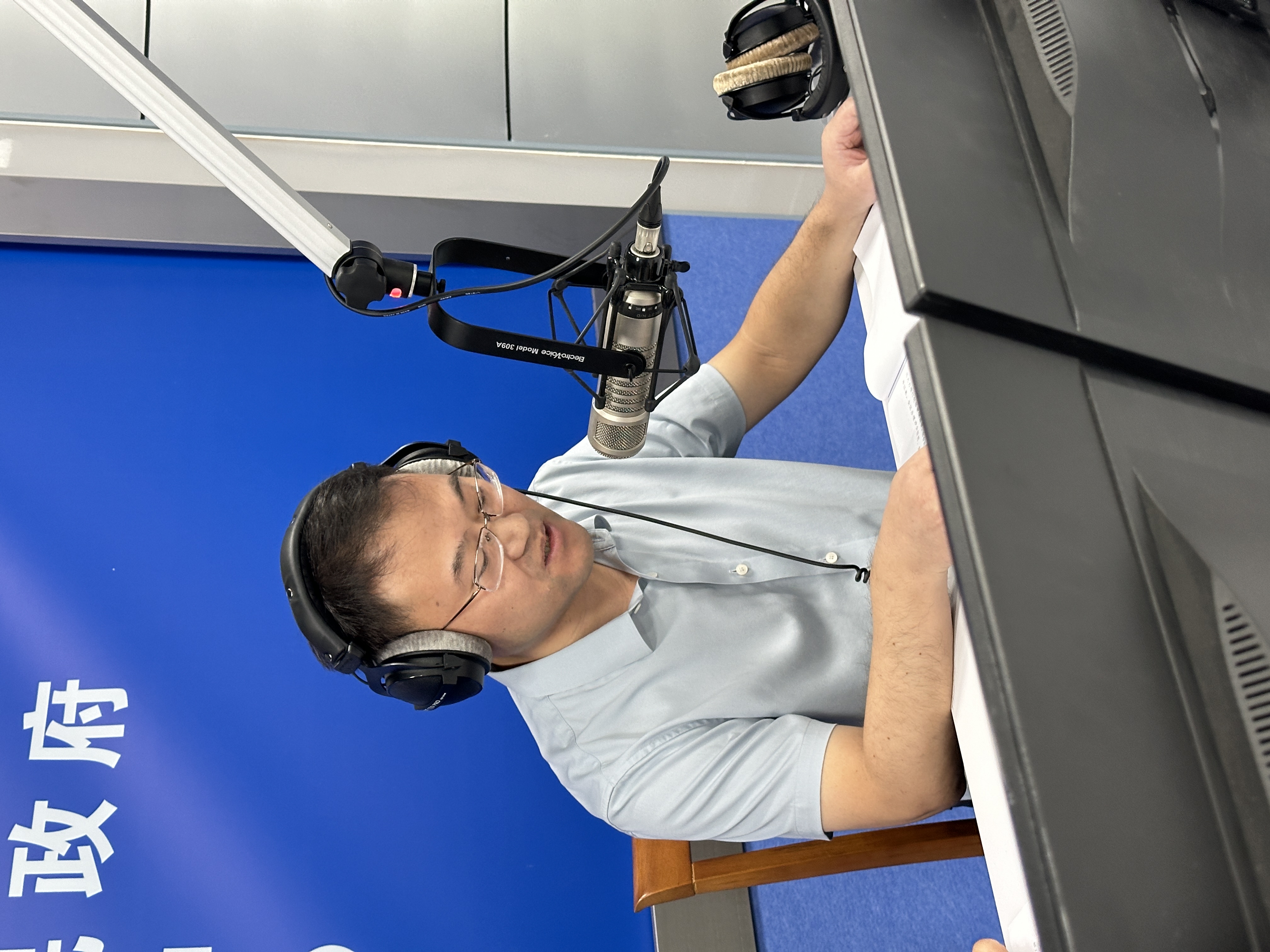 大丰区司法局党组成员、副局长徐荣